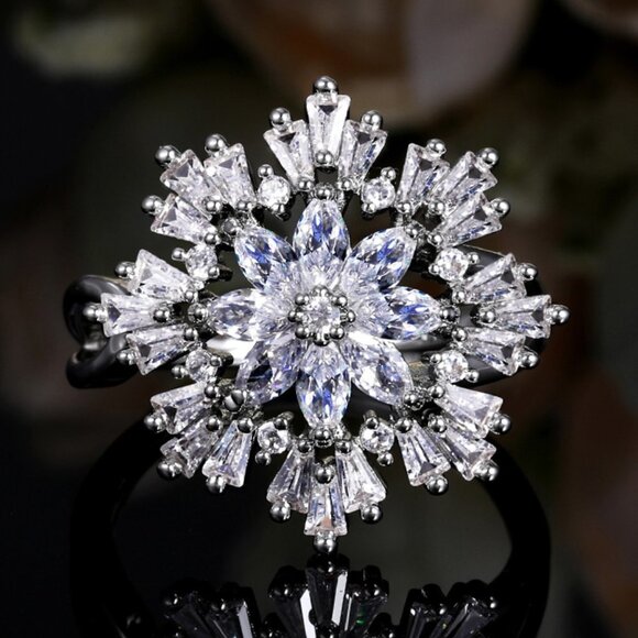 🎁Sweet Snowflake Zircon Lovely Dainty Flower Rings For Women, MARR9046 - Picture 1 of 5
